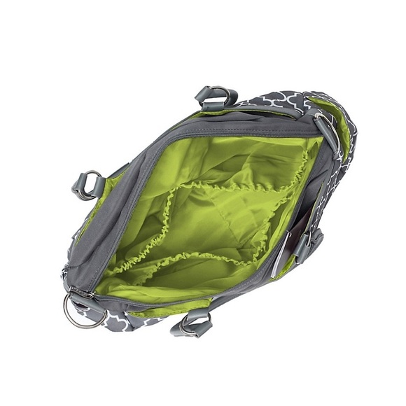 JJ Cole Diaper bag with stroller hooks and pad - Picture 4 of 4